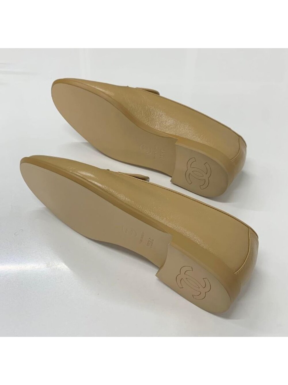 ★SOLD★ Chanel Leather Coco Mark Loafer Pearl Beige - Picture 7 of 11